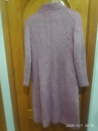 Abrigo rosa de pelo sintético