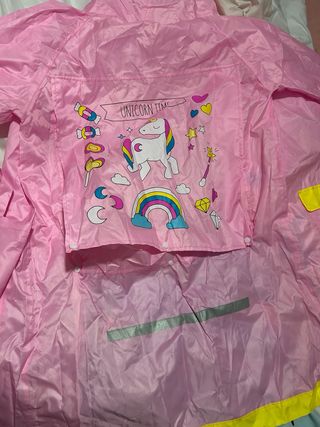 Chubasquero niña para mochila, talla 8 a 12 años.