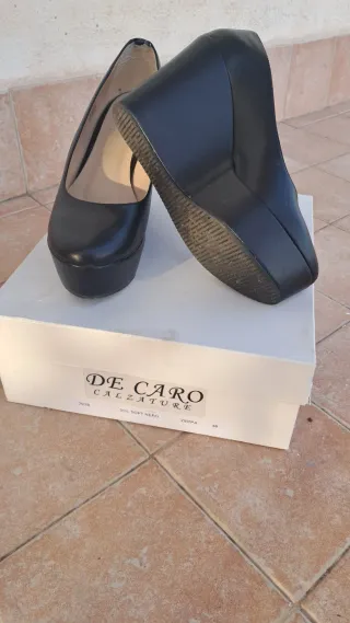 Décolleté nere con zeppa DE CARO