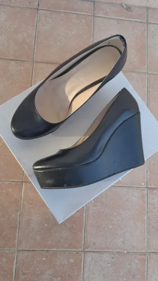 Décolleté nere con zeppa DE CARO