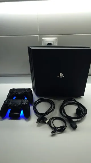 Consola Sony PS4 Pro Negra + 2 Mandos
