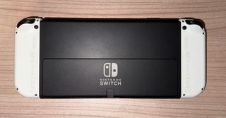 Nintendo Switch OLED Bianca con accessori