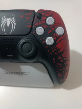 Mando PS5 Spider-Man con TMR magnéticos