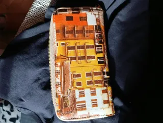 Portafogli con stampa di edifici