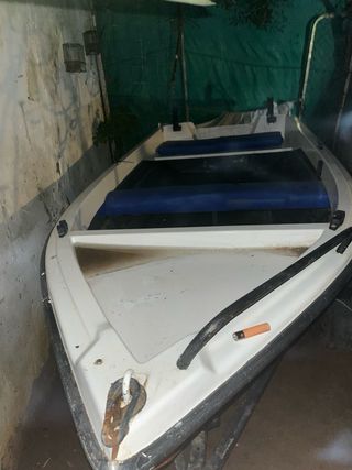 Lancha fibra 3.8m + Carro + Mercury 13.5