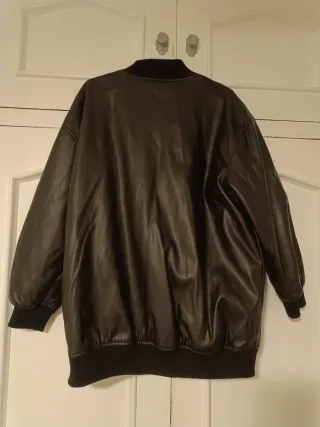 Cazadora Bomber Oversize Stradivarius Negra