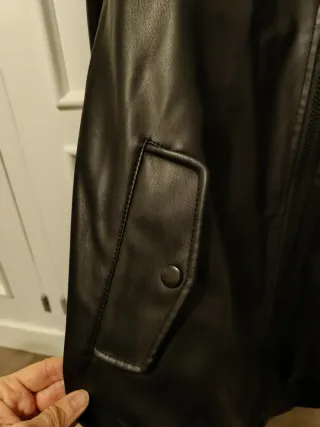 Cazadora Bomber Oversize Stradivarius Negra