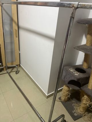 Colgador de ropa Potros