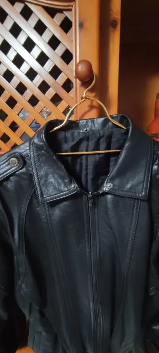 Cazadora Piel Negra con Cuello Borreguito