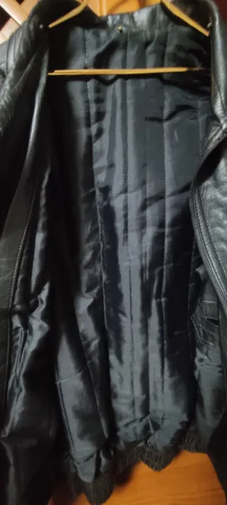 Cazadora Piel Negra con Cuello Borreguito