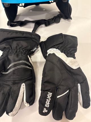 Casco esquí 53-56 cm + guantes 5000m