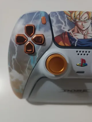 Mando PS5 Goku con joysticks TMR magnéticos