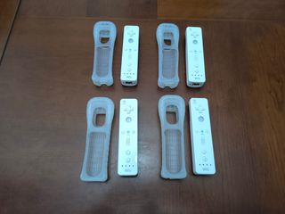 4 Mandos Nintendo Wii + 4 Fundas