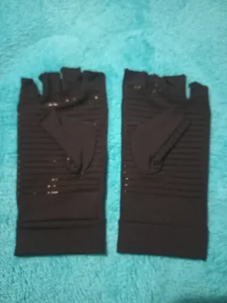 Guantes sin dedos negros