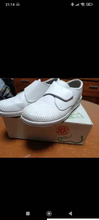 Zapatos/Zuecos Anatómicos Blancos