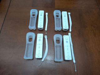 4 Mandos Nintendo Wii + 4 Fundas + 4 Correas