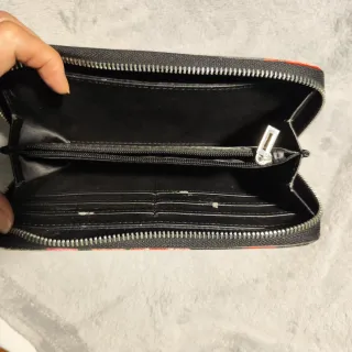 Portafogli Guess con stampa floreale nera