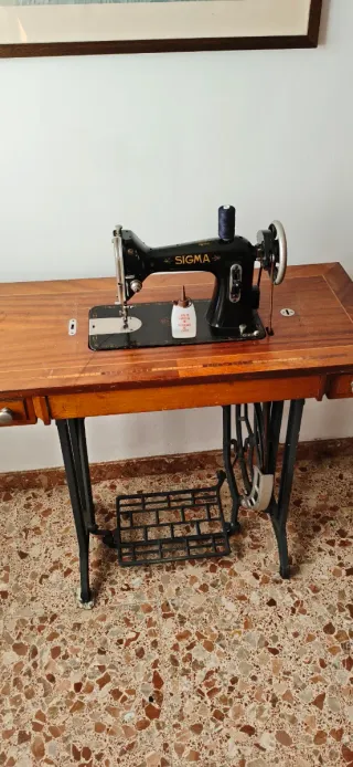 Máquina de coser antigua Sigma