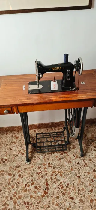 Máquina de coser antigua Sigma