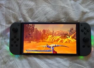 Nintendo Switch OLED Viola/Bianco/Giallo