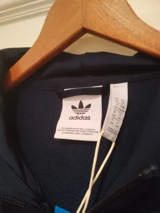 Chaqueta Adidas azul y amarilla