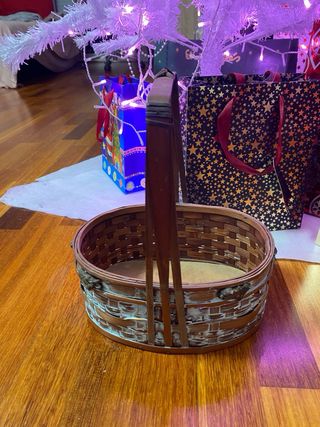 Cesta de mimbre para centro de mesa