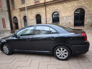TOYOTA AVENSIS – 1.8  SEDAN SOL – AUTOMATICO -MATR