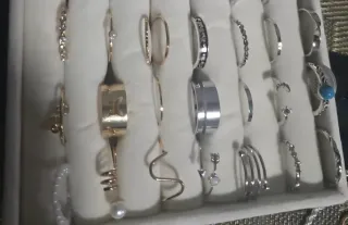 Mix anelli bigiotteria color oro e argento