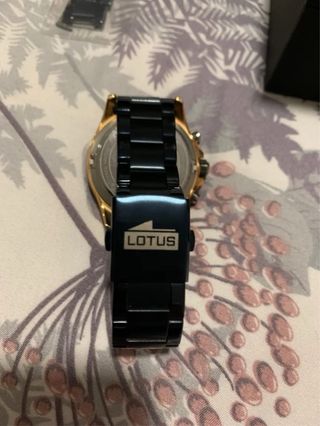 Reloj Lotus