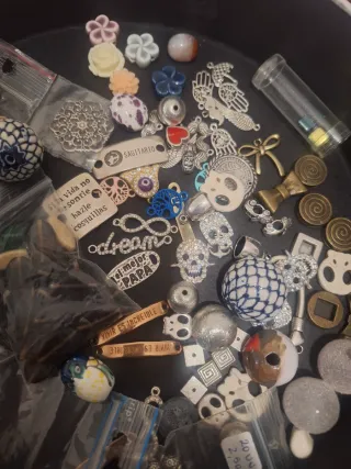 Caja abalorios bisutería multicolor y plata