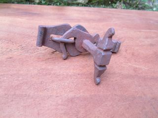 Pestillo antiguo forja centenario reciclado