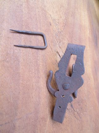 Pestillo antiguo forja centenario reciclado