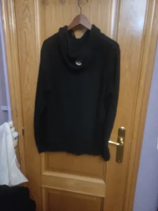 Sudadera con capucha negra