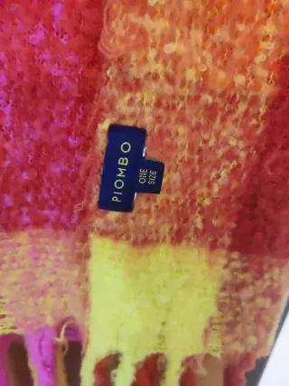 Sciarpa a quadri colorata