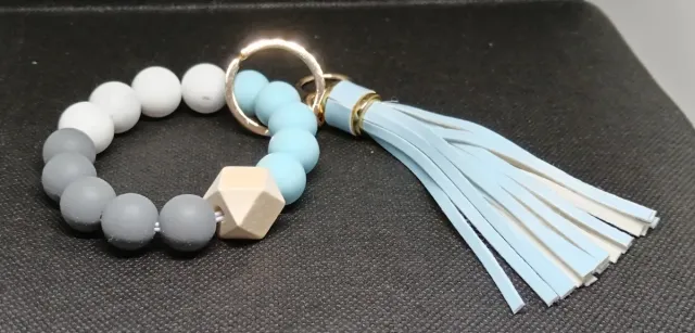 Llavero con borla de silicona