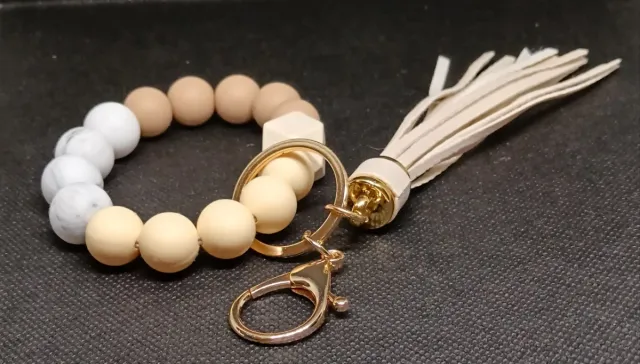 Llavero con borla de silicona