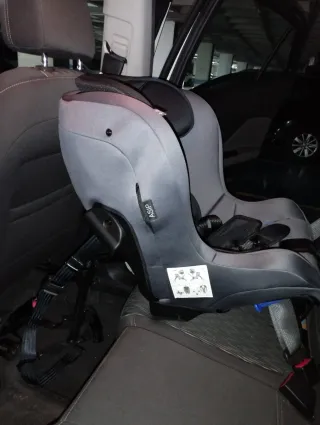 Silla coche bebé. Marca Axkid Minikid