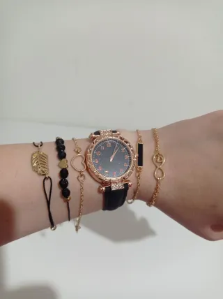 Set di orologio e 5 braccialetti nuovi in scatola