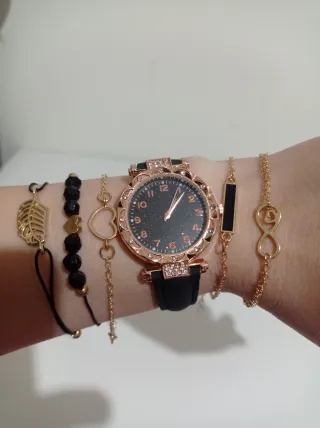 Set di orologio e 5 braccialetti nuovi in scatola