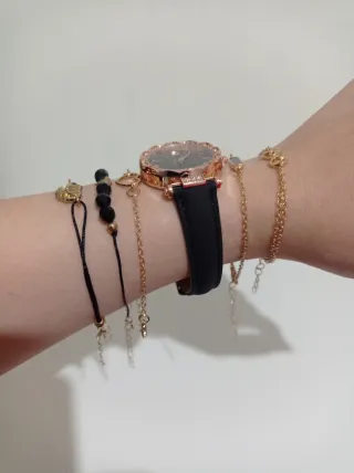 Set di orologio e 5 braccialetti nuovi in scatola