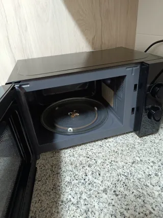 Microondas Candy CMG20SMB Negro