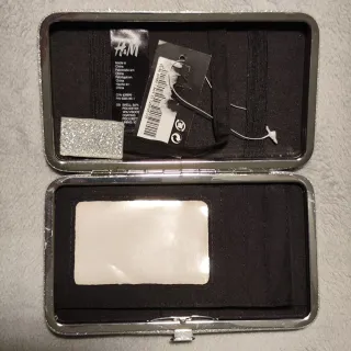 Cartera de fiesta plateada brillante