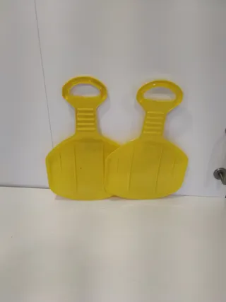 Pala trineo para nieve amarilla