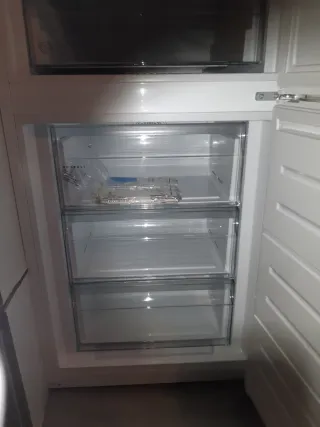 Frigorífico Combi AEG RCB636E4MW Blanco