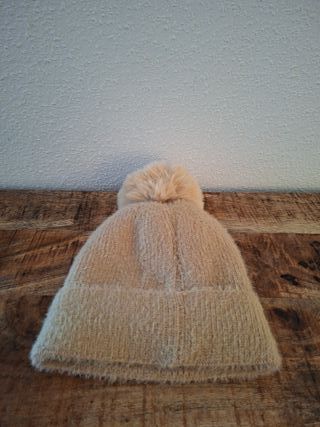 Gorro Burton beige suave con pompón Talla unica