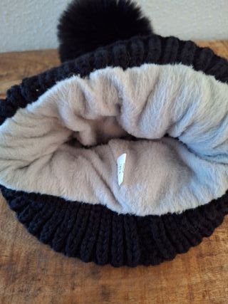 Gorro Kaporal Negro y Gris con Pompón