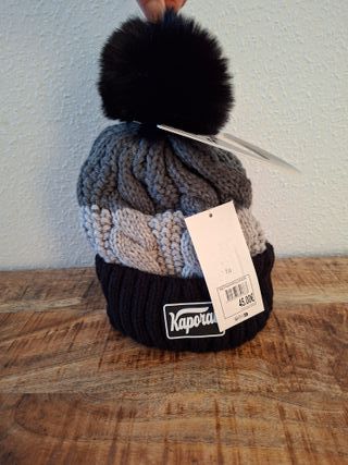Gorro Kaporal Negro y Gris con Pompón