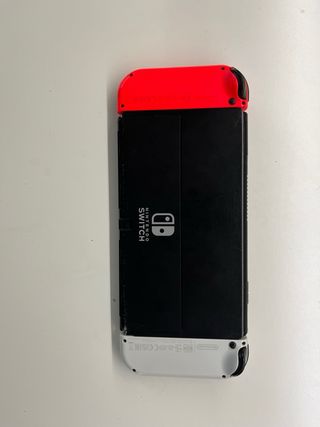 Nintendo Switch OLED + Mario Kart 8 Deluxe