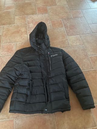 Chaqueta Columbia Negra con Capucha