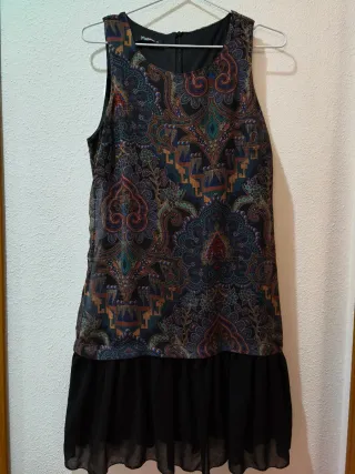 Vestido estampado con volante gasa